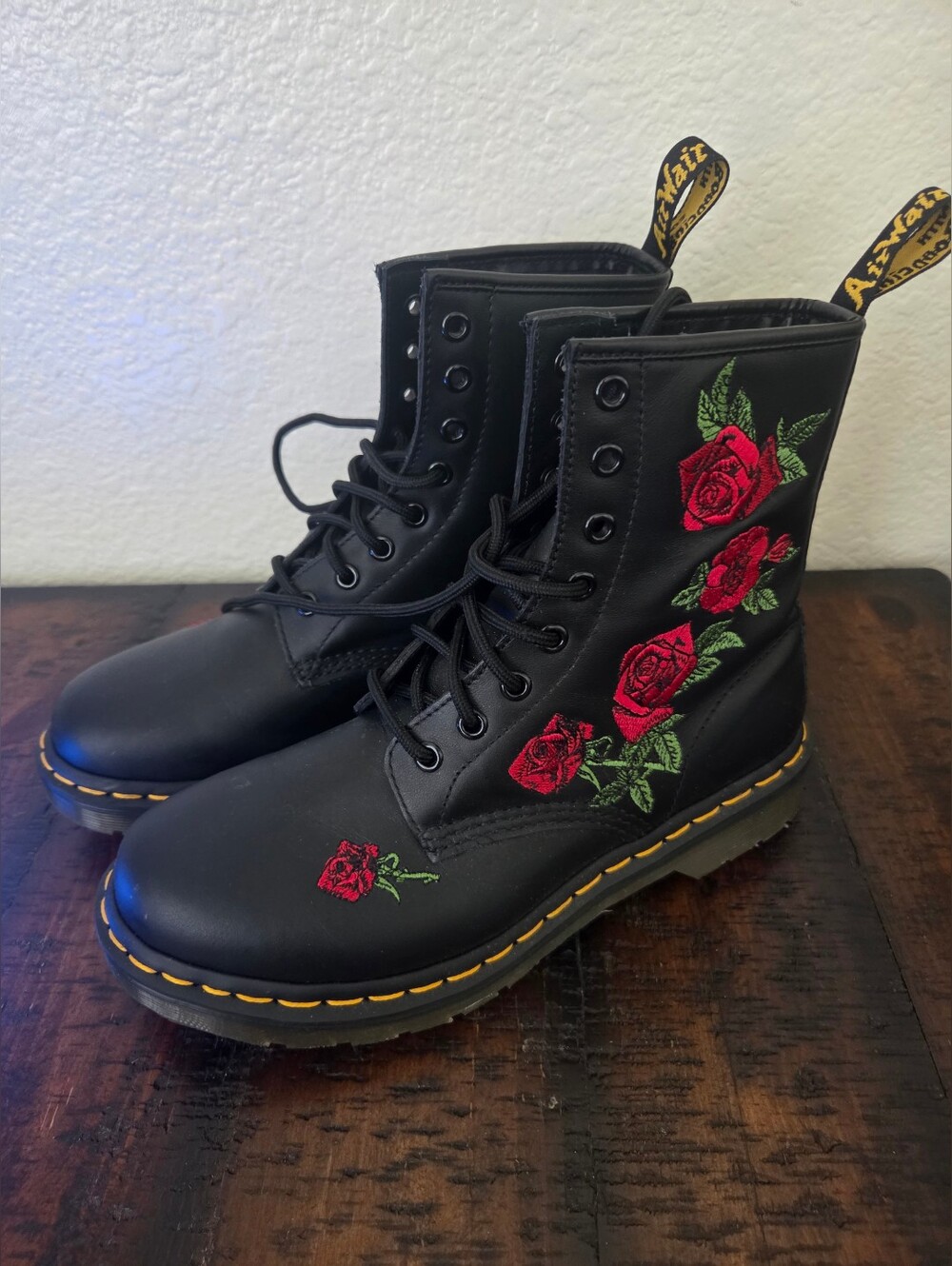 Dr. Martens Black Lace-Up Boots RedRose Embroidery US 8 Never Worn Like NEW OBO!